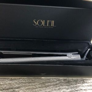Soleil Flat Iron